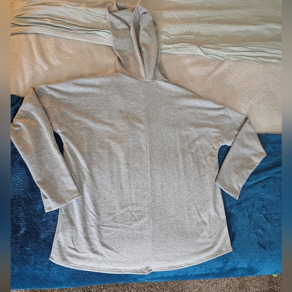NWOT White Birch 1X Hooded Sweater with cut out - Picture 9 of 11